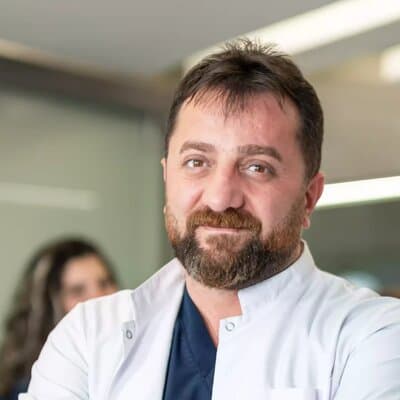 Portrait of Dr. Vedat Tosun, Medical Director at Medhair Clinic