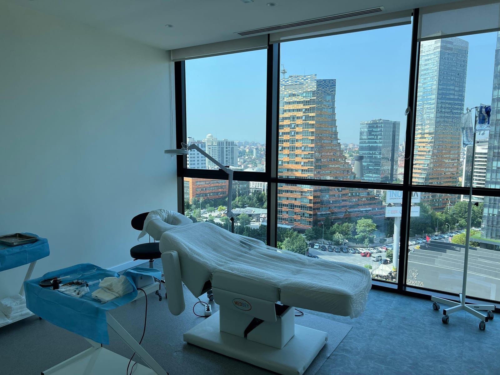 Dr. Gökeşme Hair Transplant procedure room
